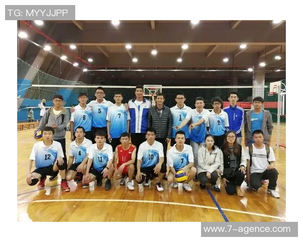 湖南师大轻松战胜广西师大晋级CUBAL男子组18决赛邓彰浩表现出色砍下26分7篮板 湖南师大轻松战胜广西师大晋级CUBAL男子组18决赛邓彰浩表现出色砍下26分7篮板